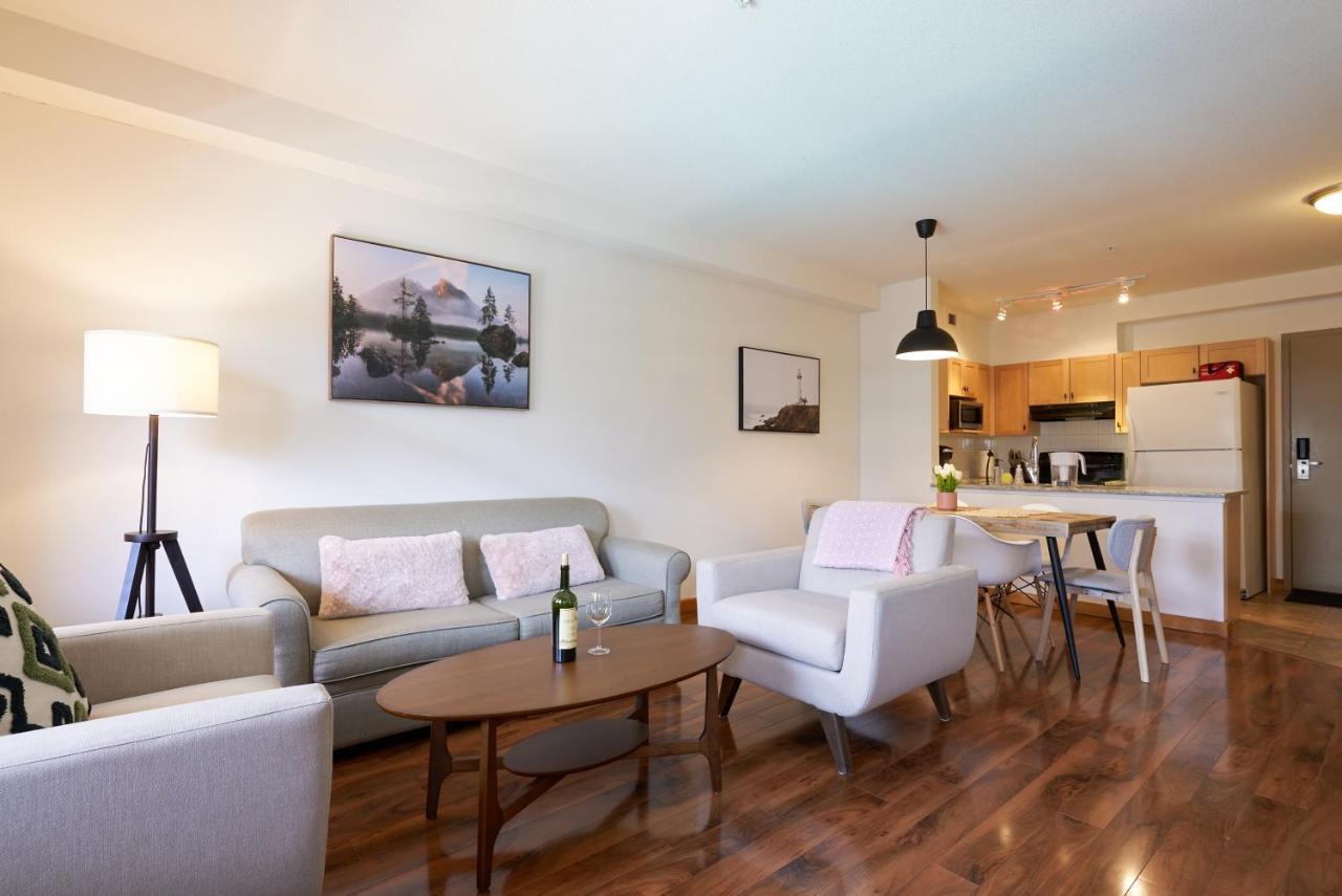 Apartamento Mtn View Escape With King Size Bed With Outdoor Pool - Banff Pass Included! Canmore Exterior foto