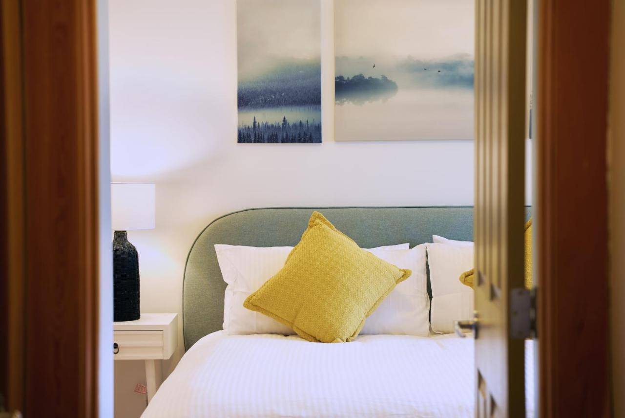 Apartamento Mtn View Escape With King Size Bed With Outdoor Pool - Banff Pass Included! Canmore Exterior foto