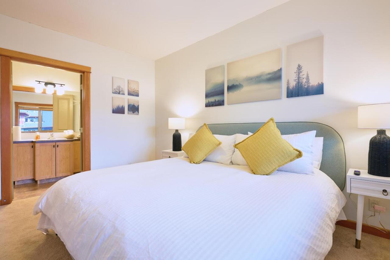 Apartamento Mtn View Escape With King Size Bed With Outdoor Pool - Banff Pass Included! Canmore Exterior foto