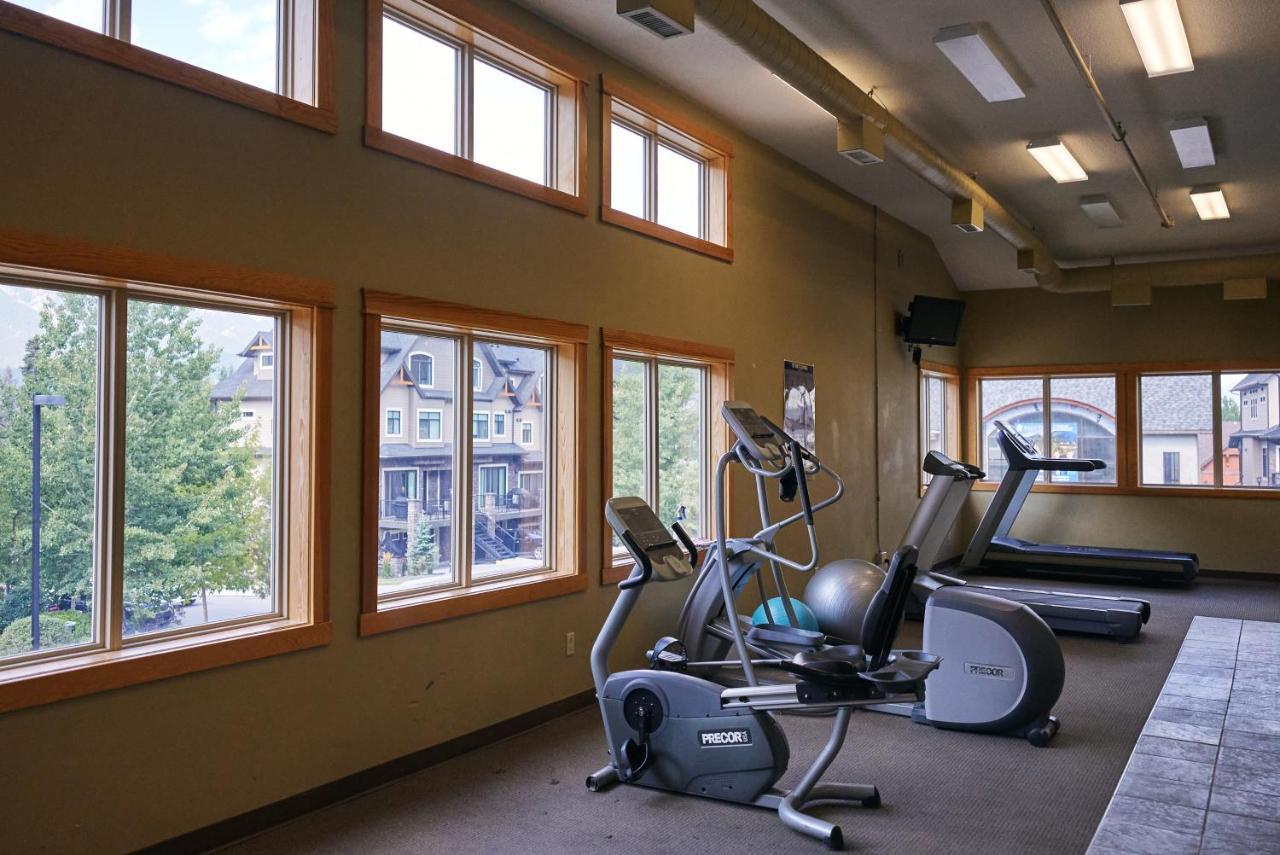 Apartamento Mtn View Escape With King Size Bed With Outdoor Pool - Banff Pass Included! Canmore Exterior foto